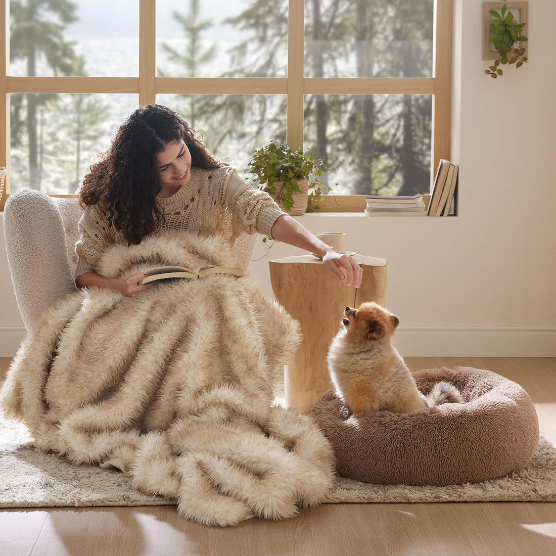 Indoor Solid Color Non-Slip Fluffy Plush Comfortable Pet Bed